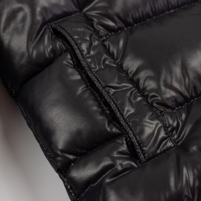 Moncler schwarze Daunenjacke